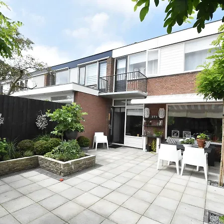 펜션 Modern In North Holland Near The Sea 카스트리컴